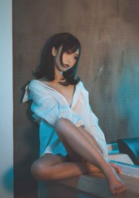 EEUSS免费鲁丝片AV无_HD电影完整版在线观看